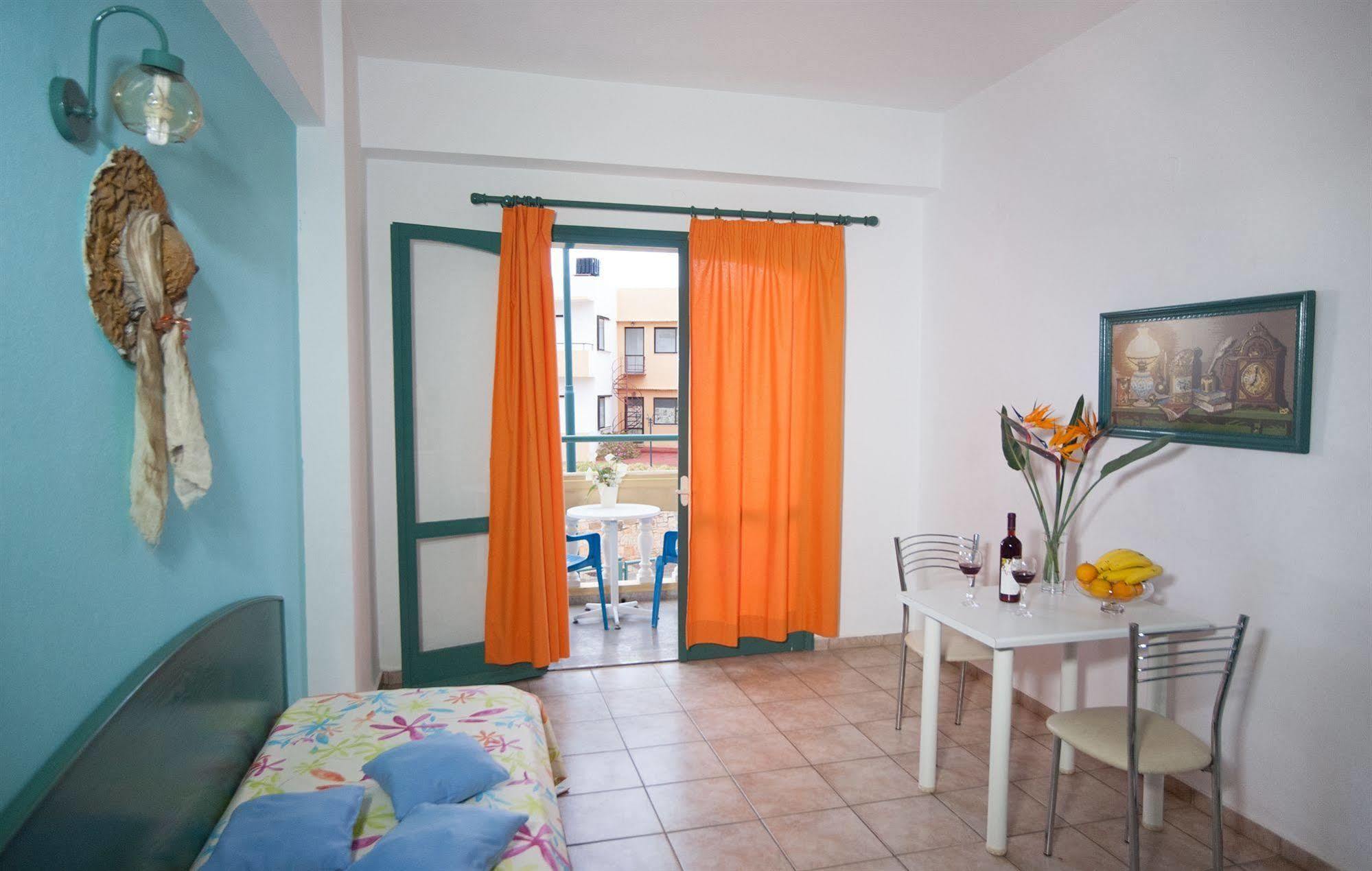 Theoni Apartments Malia Exterior foto